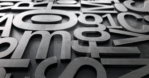 Por que usar no máximo duas fontes diferentes no Design Gráfico